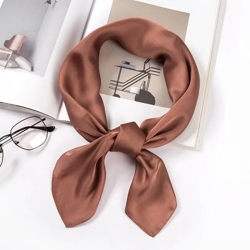 サテンスカーフ レディース 70cm 無地 スムースな表面  - Ascot Neck Scarf のレビューと価格