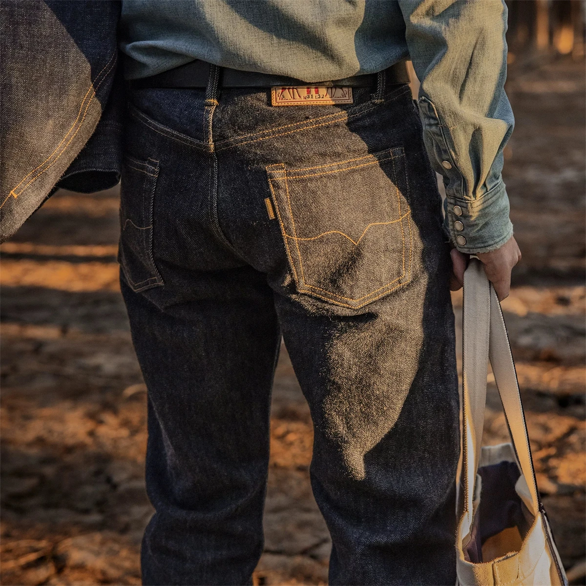 レッドトルネード ノワール 21 オンス セルビッジ デニム - Levis Jeans 501 のレビューと価格