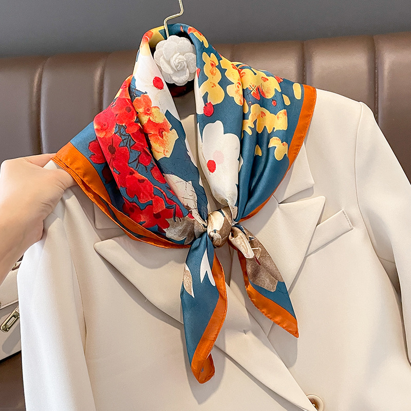 女性用スクエアシルクスカーフ,フローラルプリント,ファッショ - Silk Neck Scarf のレビューと価格
